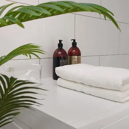 Modern Lyse Fjord 公寓